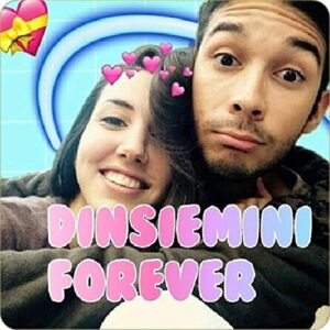 Cialda per torta DINSIEME Erick e Dominick decorazione alimentare senza glutine personalizzazione grafica inclusa topper cake quadrato 1